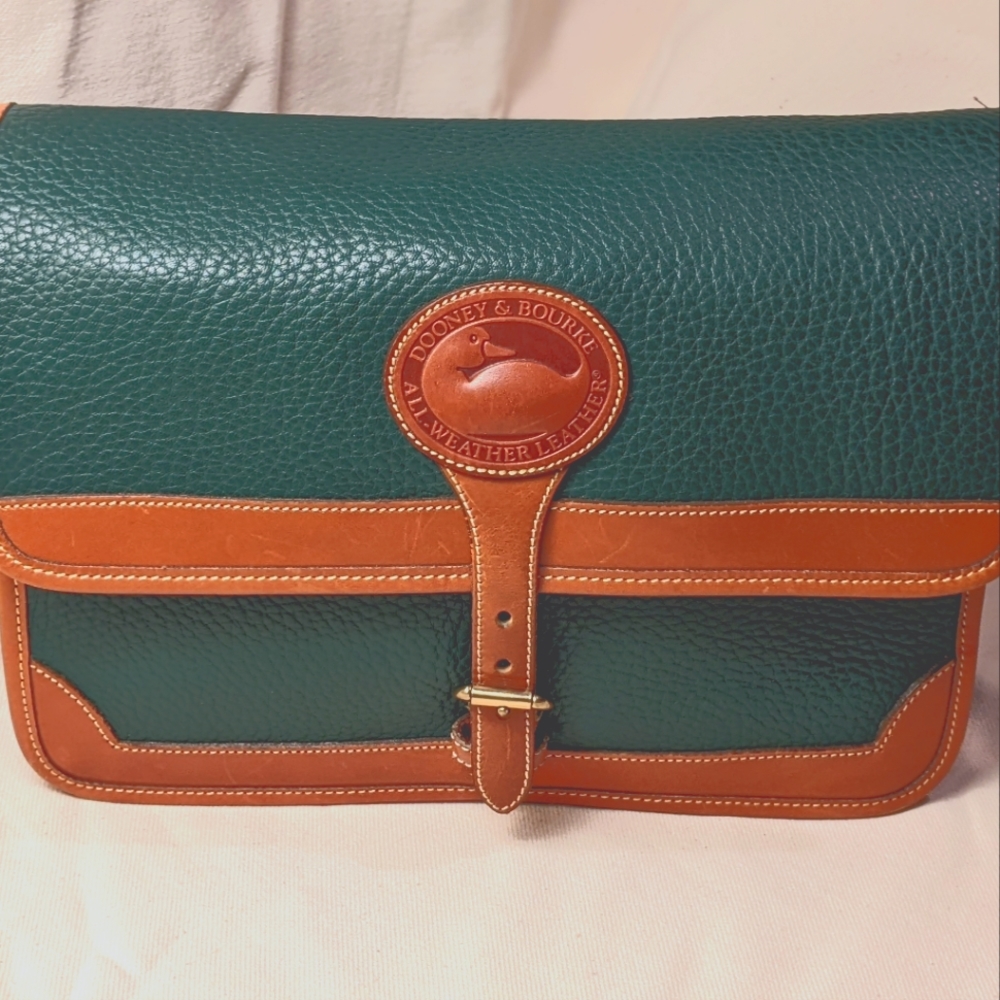 Vintage Dooney & Bourke All Weather Leather Crossbody Satchel Messenger bag.